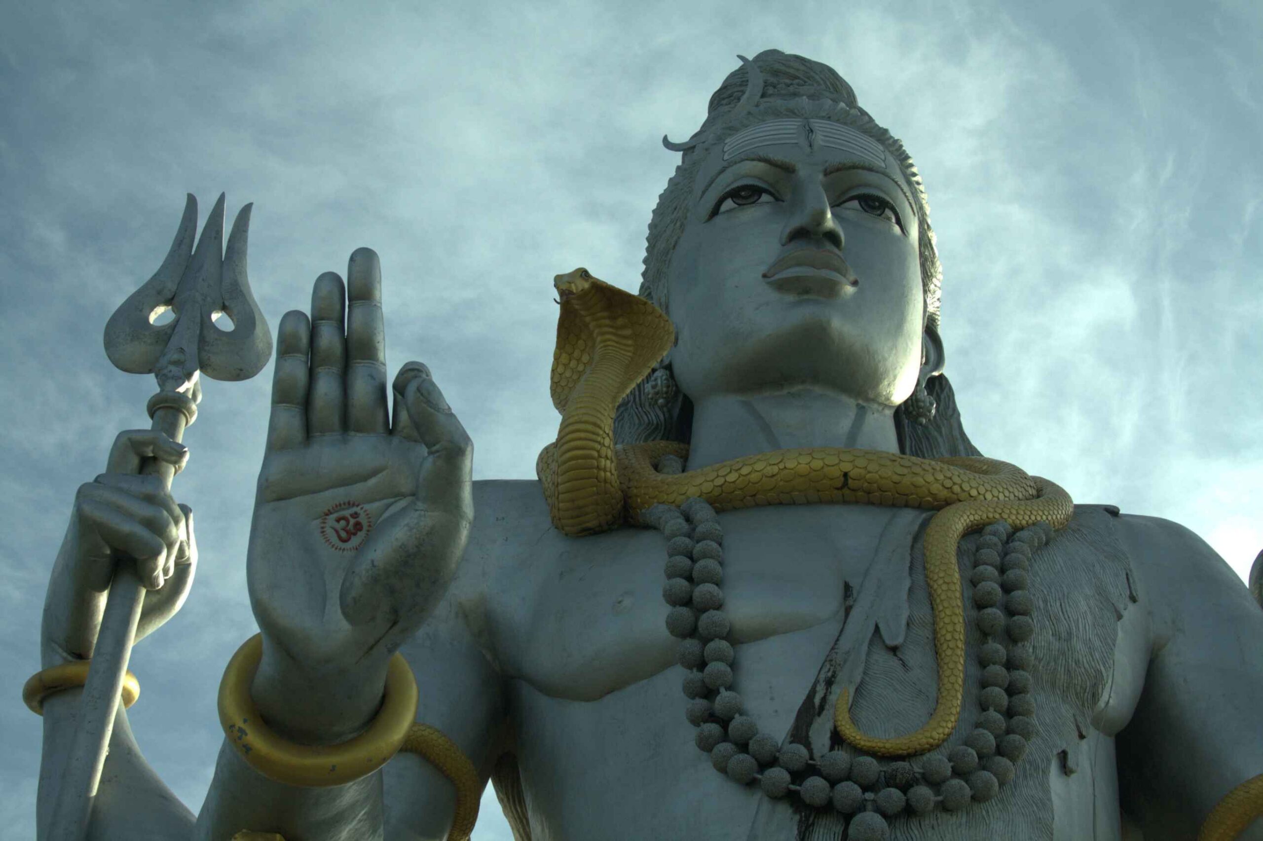 Tout savoir sur le Rudrabhishek Puja pour grandir spirituellement.