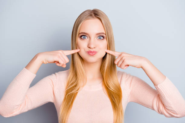 7 signes du zodiaque pour les femmes qui ont les joues potelées