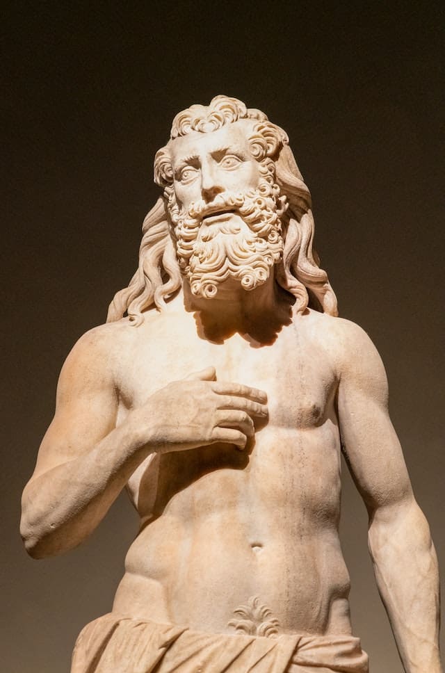 Explorer la connexion entre les dieux grecs et les 5 principaux signes du zodiaque