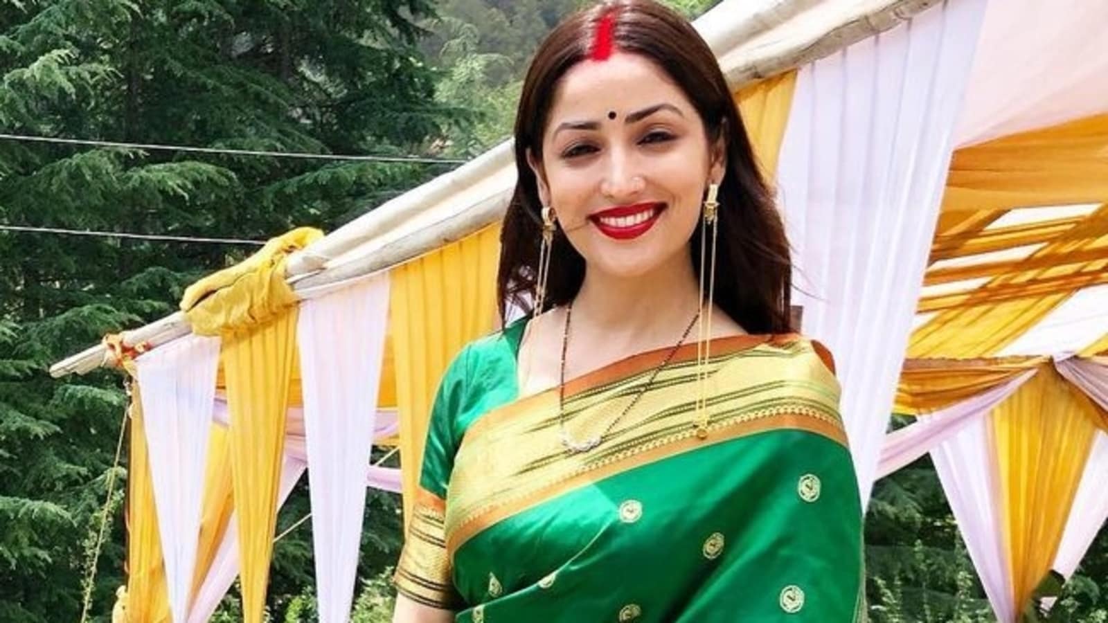 Yami Gautam sourit brillamment en sari vert, voir sa première photo après le mariage |  Bollywood – Temps de l’Hindustan