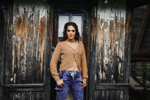 6 Zodiac Signs That Prefer to Take on Everything Alone