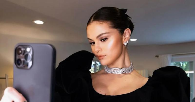 Mejuri sur LinkedIn : Selena Gomez adore cette paire de boucles d'oreilles Mejuri abordables