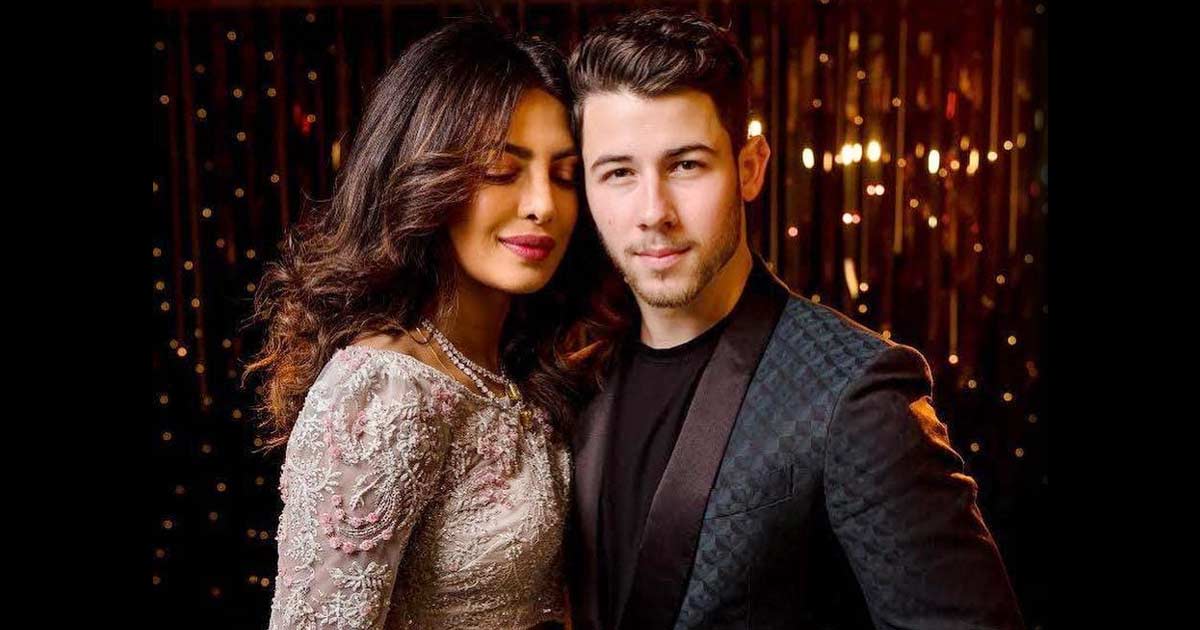 Priyanka Chopra pose avec le feu d'artifice Nick Jonas et ils ont l'air pimpants !