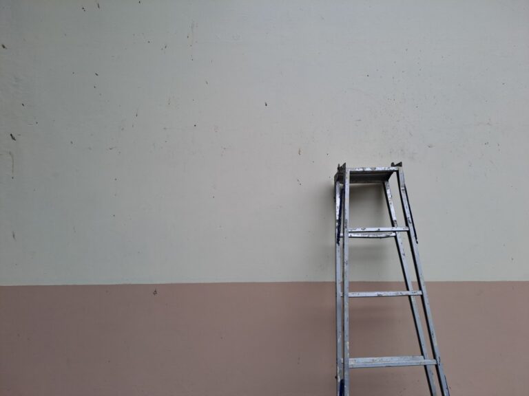 Passer sous une échelle : comment annuler la malchance