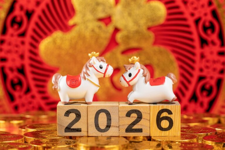 L'horoscope chinois met en garde contre 3 signes pour éviter les grandes décisions pendant l'Année du Cheval