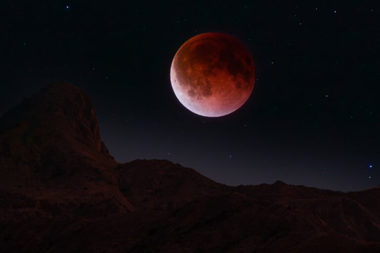 Éclipse lunaire de mars 2026 : ce qu'elle prédit pour les signes du zodiaque