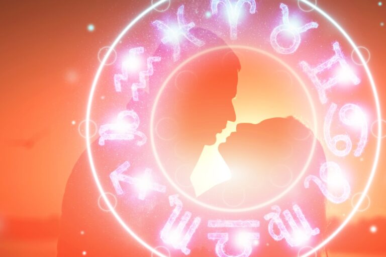 Horoscope amoureux : 5 signes seront enflammés jusqu'au 30 mars