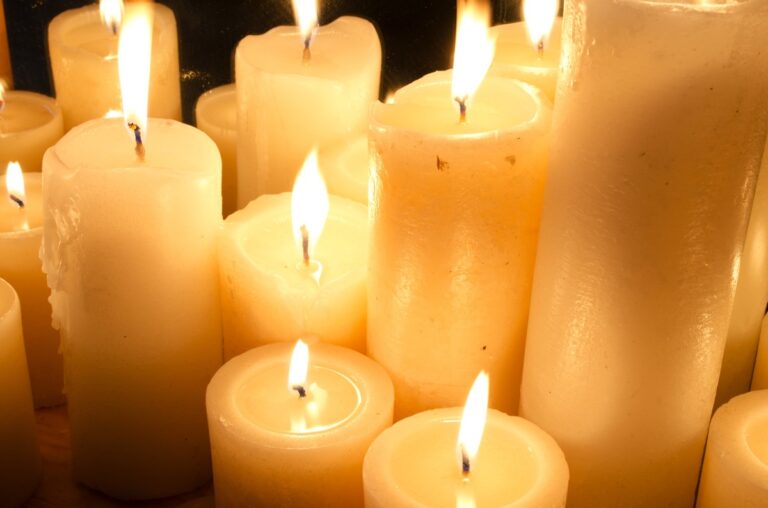 La flamme d'une bougie a une signification qui peut être interprétée