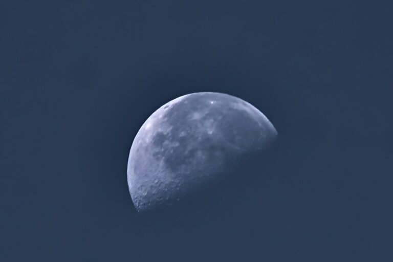 Rituels pour attirer l'amour sur la lune décroissante