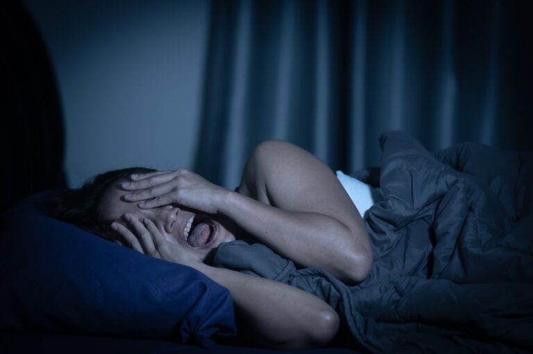 Rêver d’être nu en public peut cacher un message spirituel