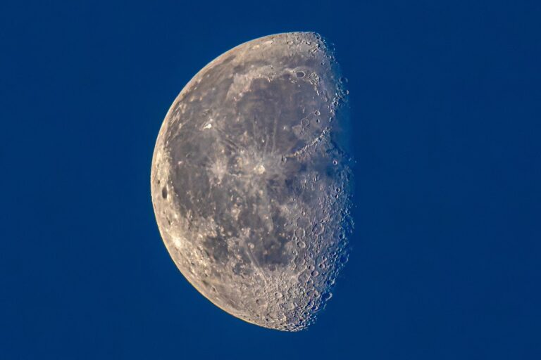 La Lune décroissante en Sagittaire clôt un chapitre pour 3 signes du zodiaque