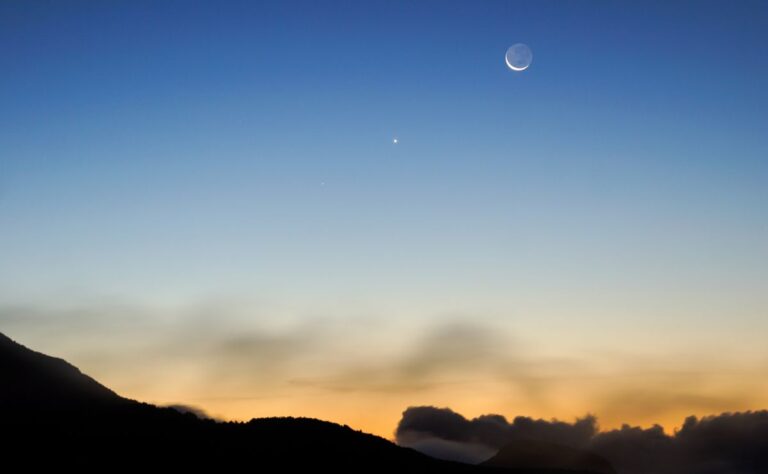La nouvelle Lune en Bélier sera un tournant pour 3 signes du zodiaque
