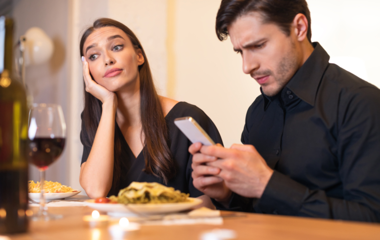 Le signe du zodiaque avec lequel vous êtes le moins compatible à un rendez-vous