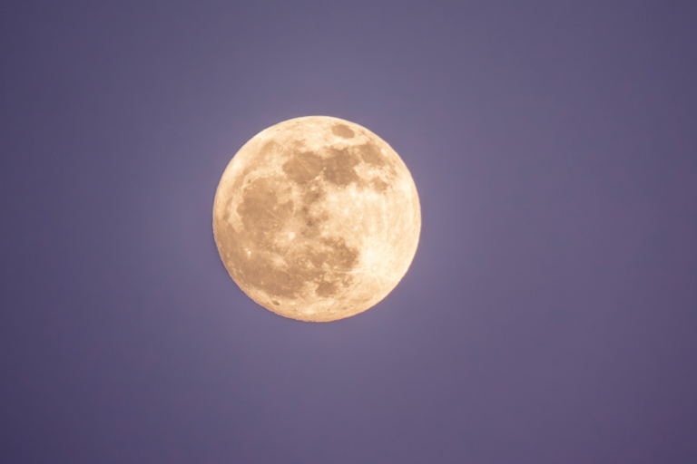 Lune aux fraises du 29 juin : ce qu'elle présage pour votre signe du zodiaque