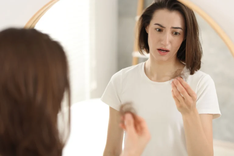 Que signifie spirituellement rêver que vos cheveux tombent ?