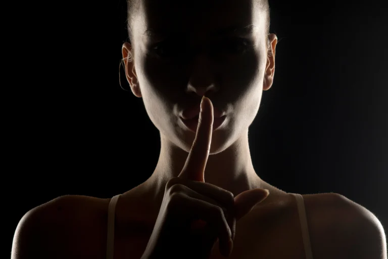 Signes du zodiaque qui ont tendance à développer leur côté le plus pervers : à quoi ils ressemblent
