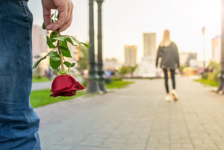 Quels signes du zodiaque se désintéressent rapidement de l&rsquo;amour : ils partent si vous ne les regardez pas